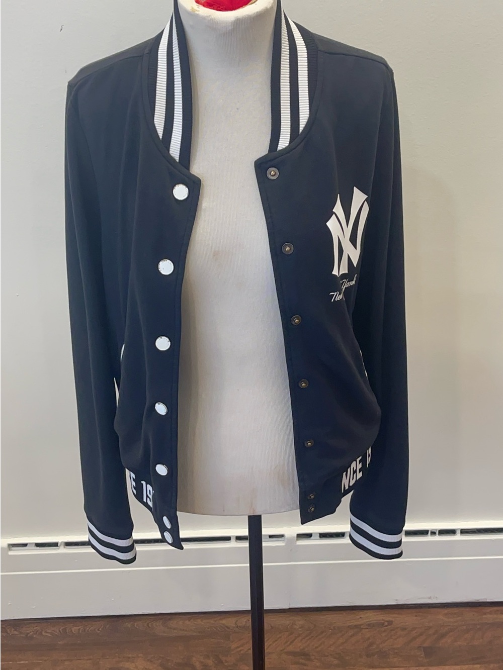 MLB black and White Varsity Button-Up Jacket - New York Yankees - Picture 7 of 12